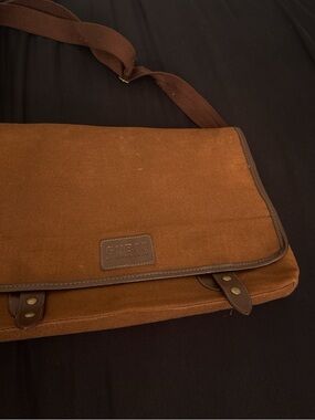 Guess men’s vintage canvas messenger bag